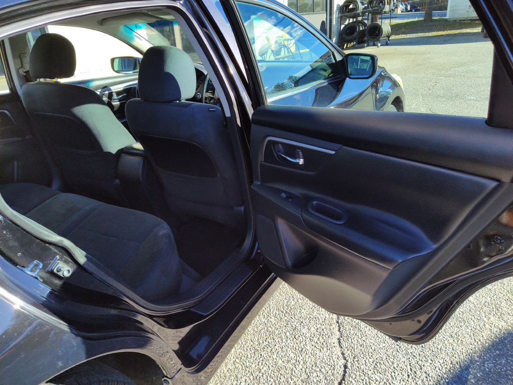 2015 Nissan Altima Image 16