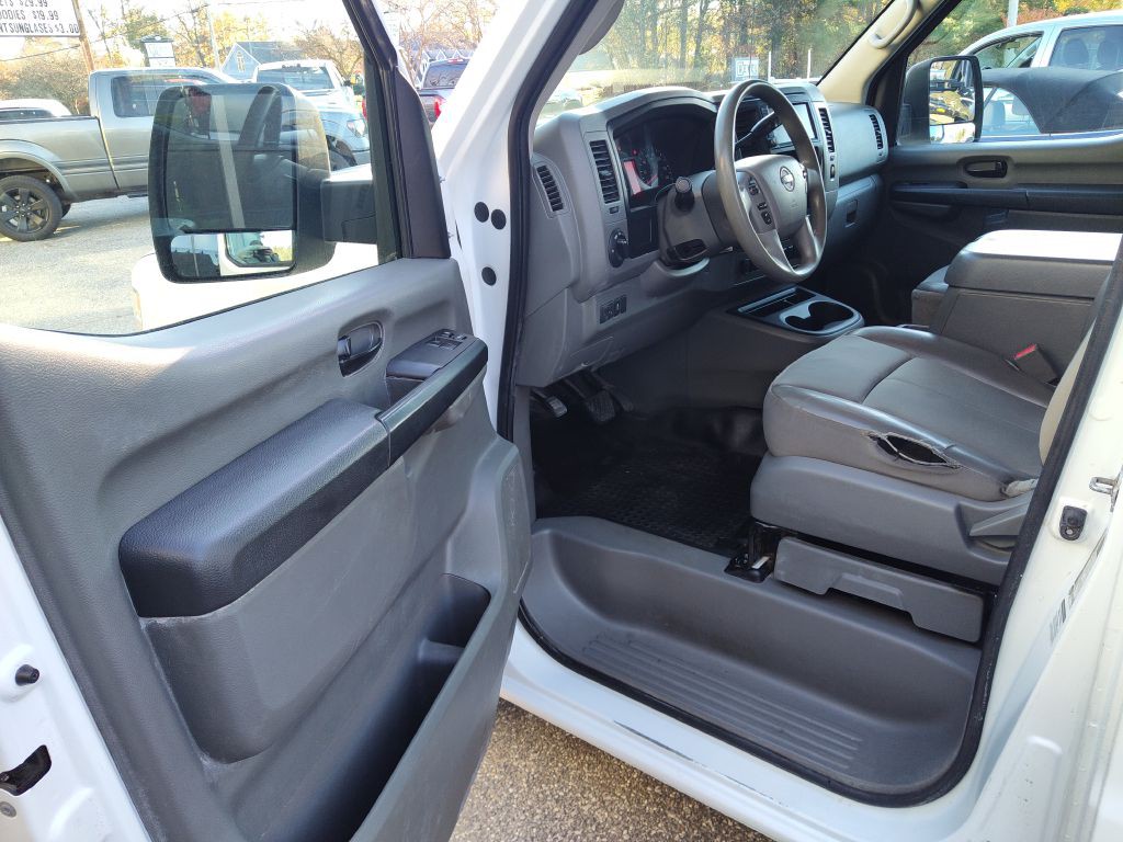 2019 Nissan NV Image 11