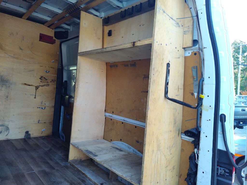 2019 Nissan NV Image 14