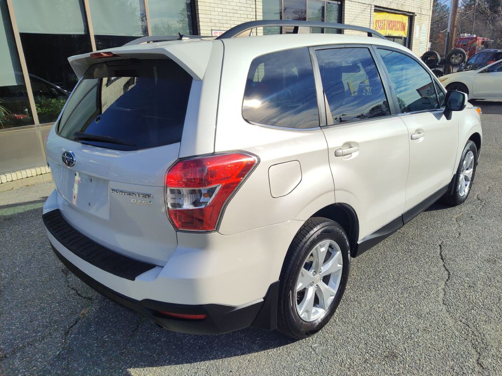 2015 Subaru Forester Image 8