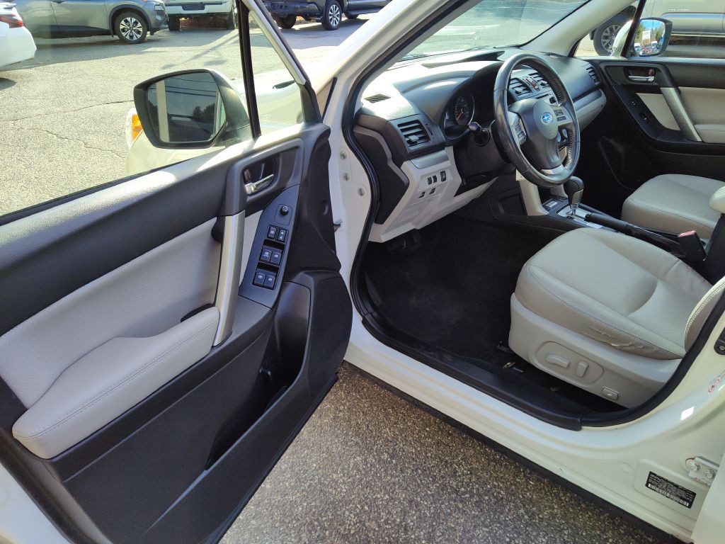 2015 Subaru Forester Image 12