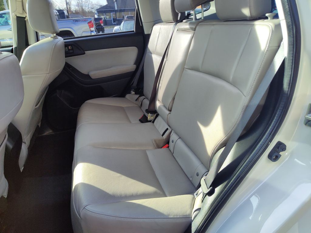 2015 Subaru Forester Image 13