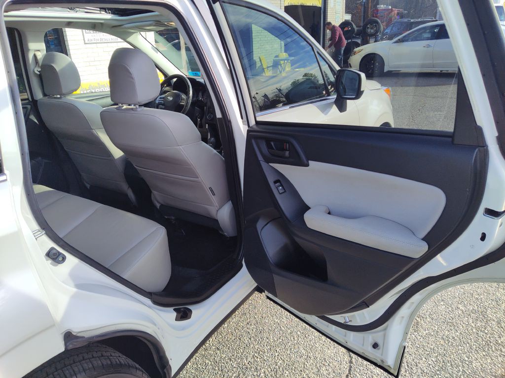 2015 Subaru Forester Image 17