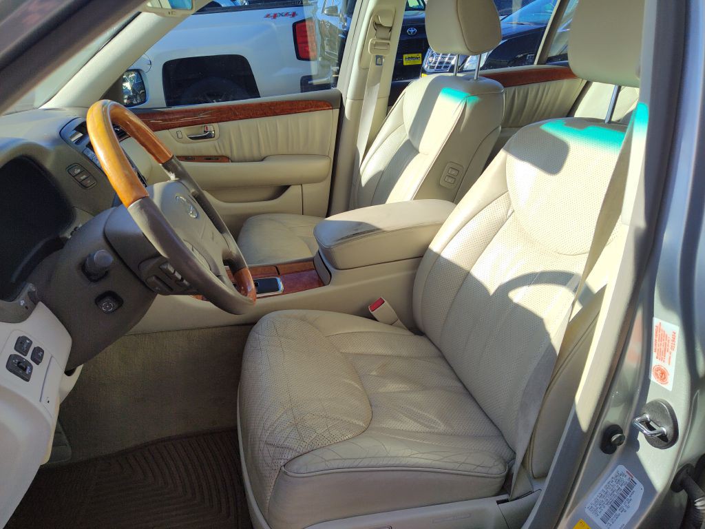 2003 Lexus LS Image 9