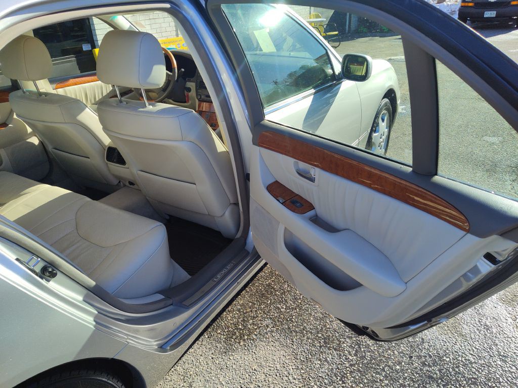 2003 Lexus LS Image 14