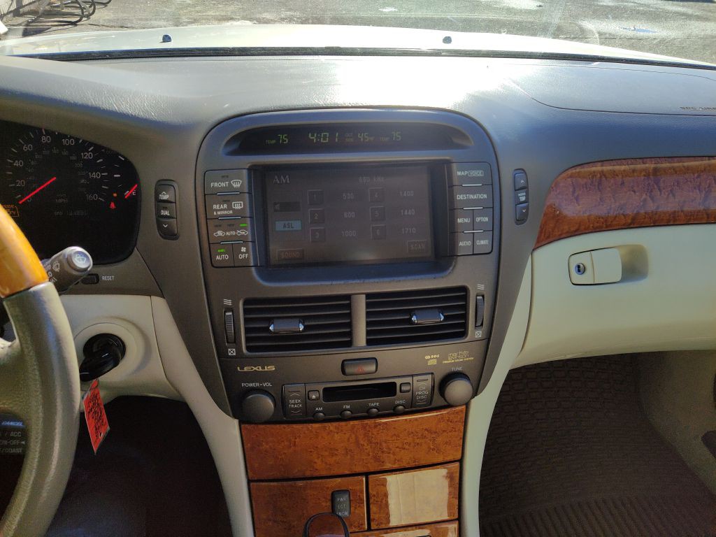 2003 Lexus LS Image 21