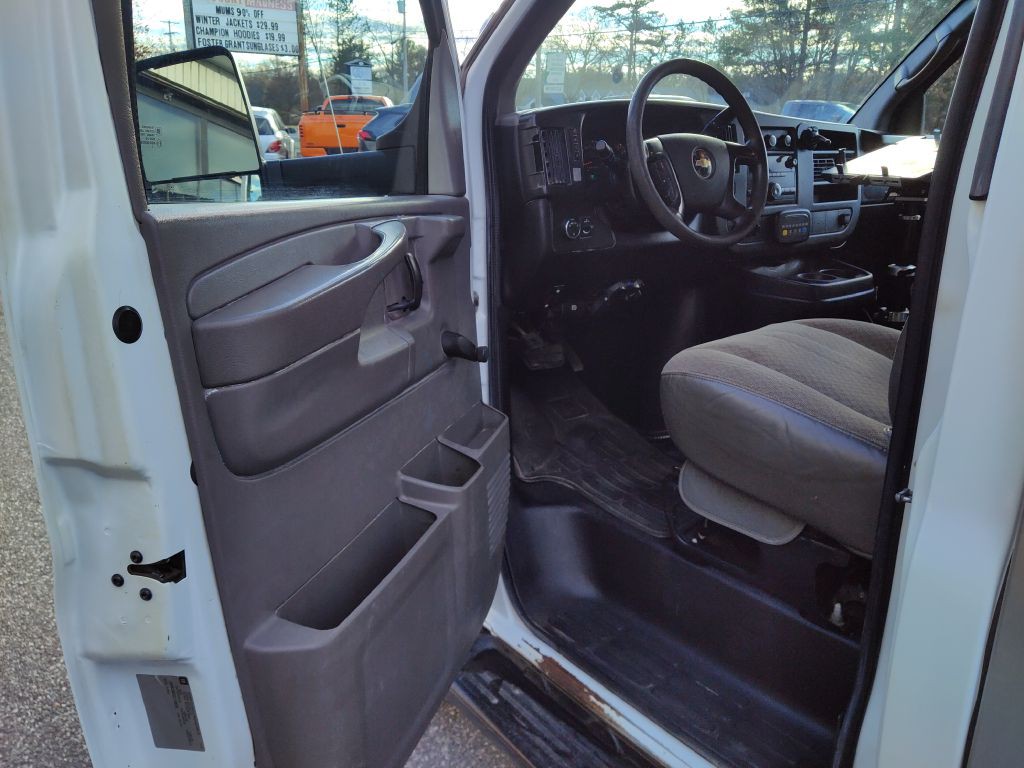2012 Chevrolet Express Image 11