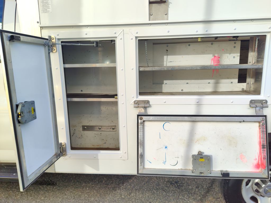 2012 Chevrolet Express Image 12