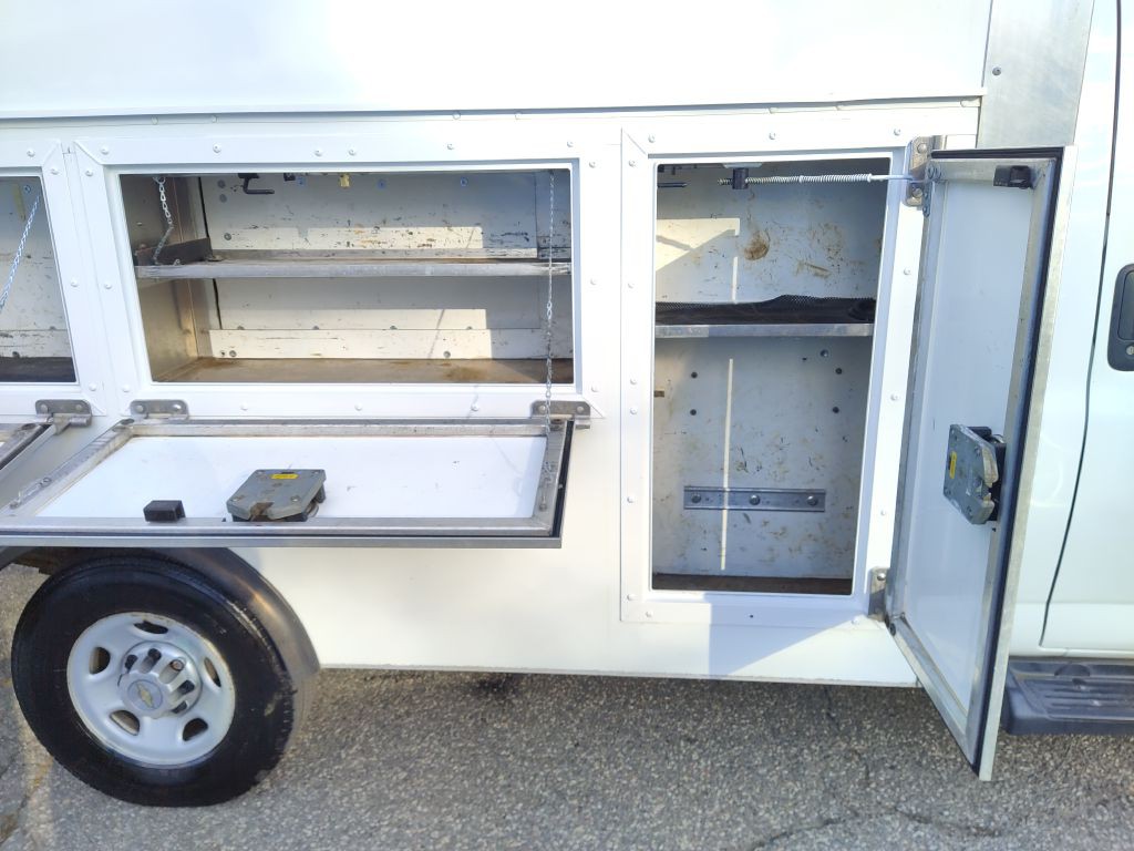 2012 Chevrolet Express Image 18