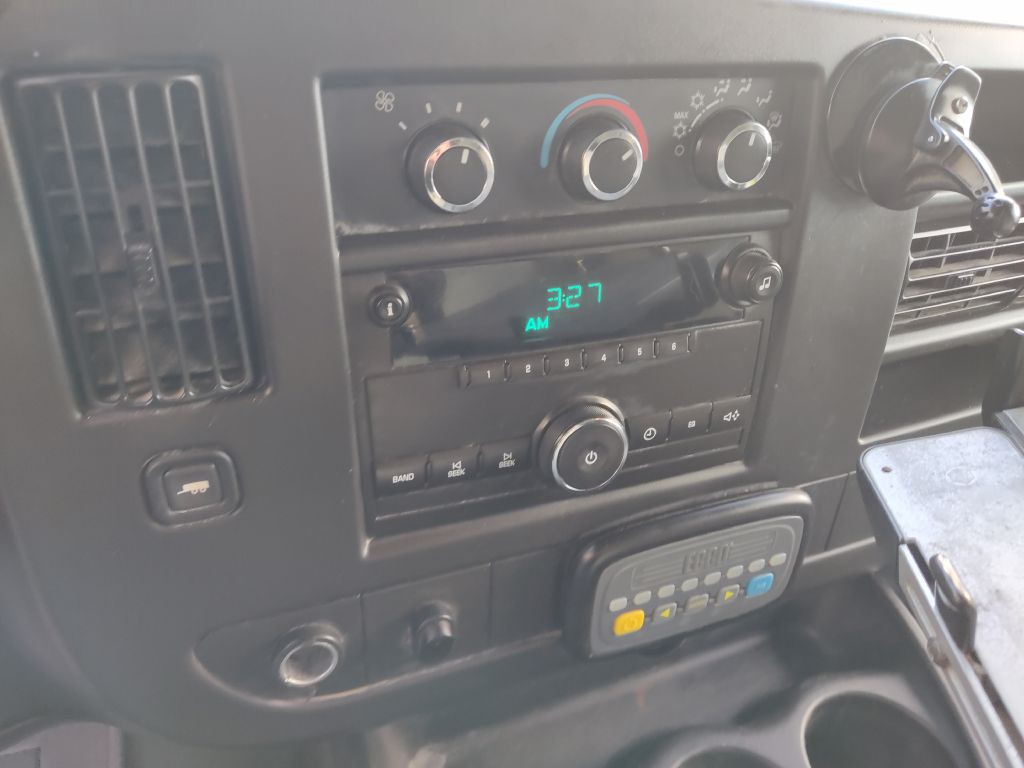 2012 Chevrolet Express Image 28