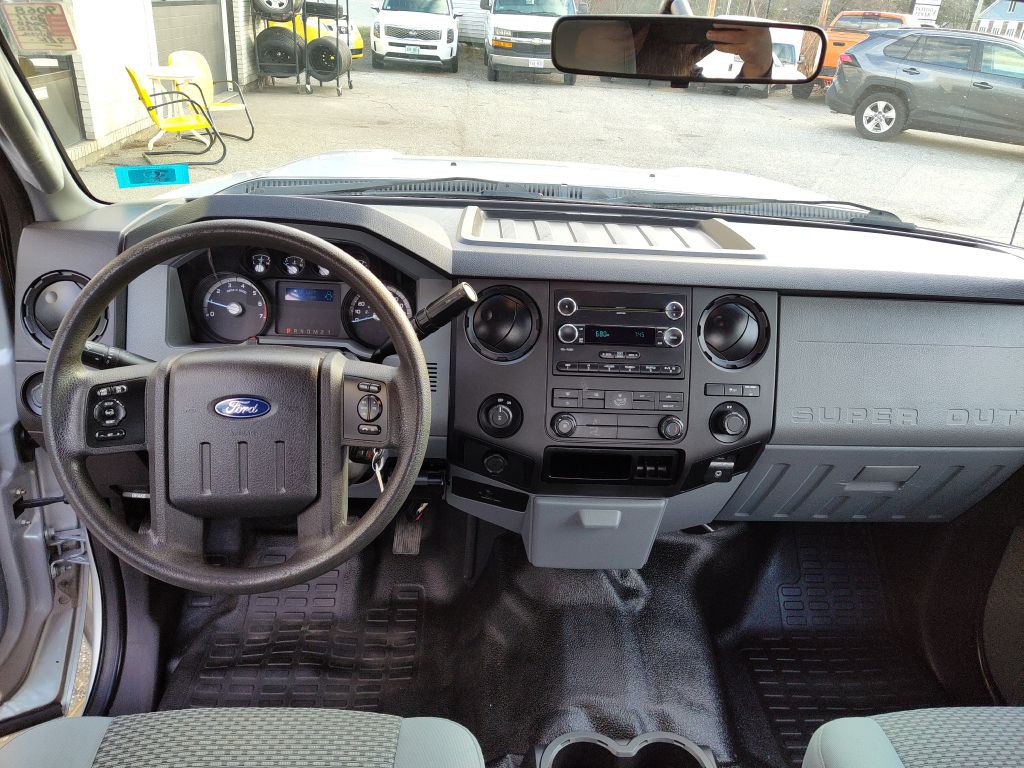 2011 Ford F-250 Image 9