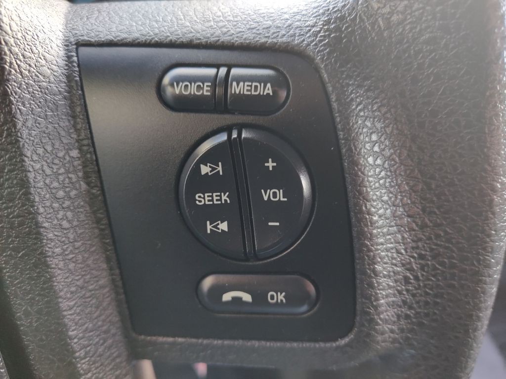 2011 Ford F-250 Image 28