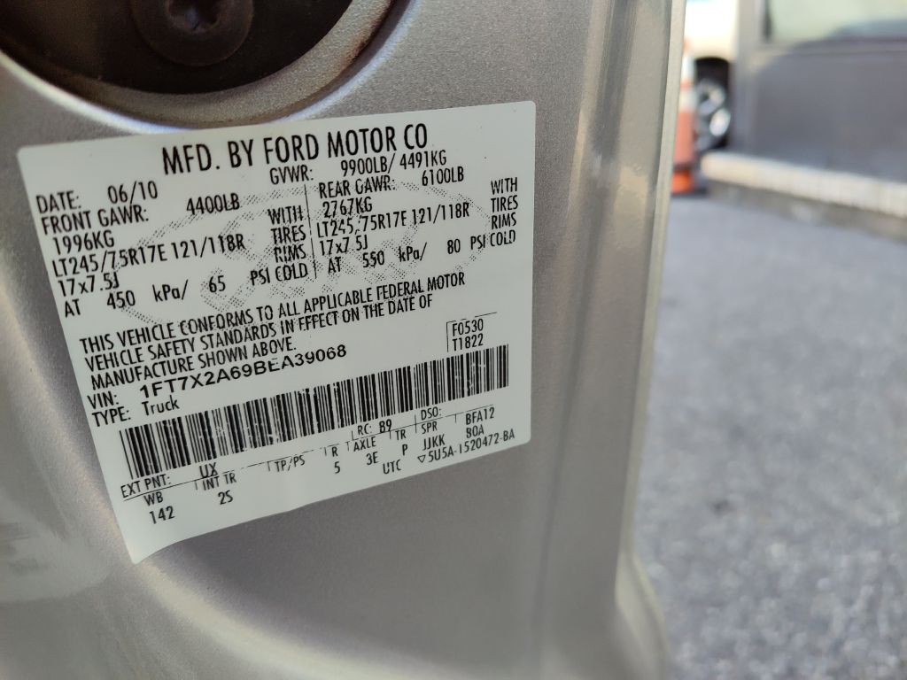 2011 Ford F-250 Image 32