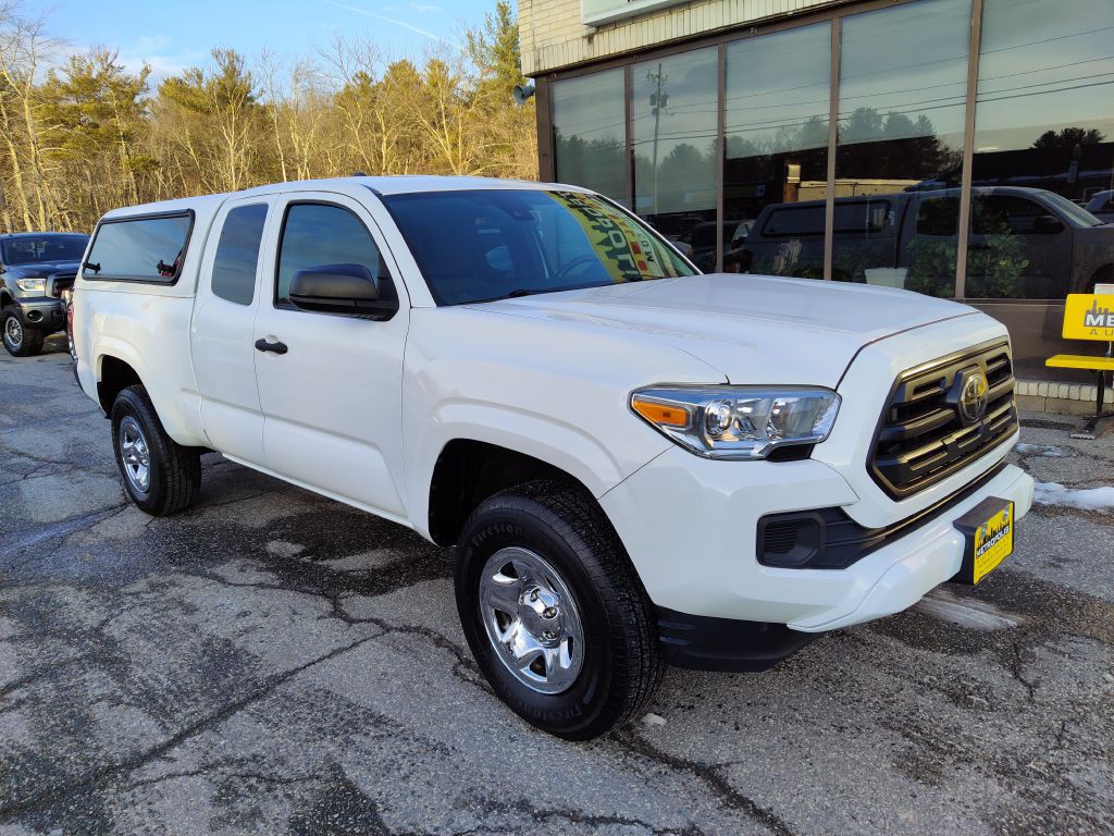 2019 Toyota Tacoma Image 2