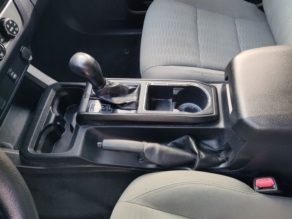 2019 Toyota Tacoma Image 27