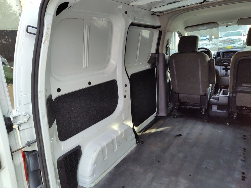 2015 Chevrolet Express Image 15