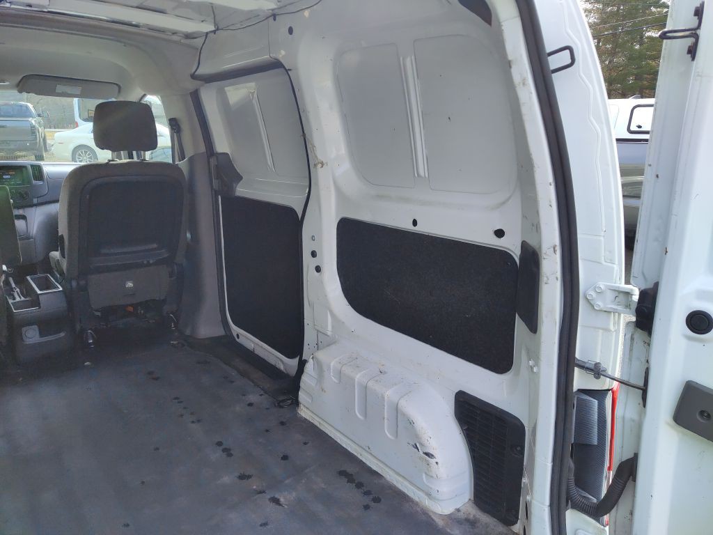 2015 Chevrolet Express Image 16