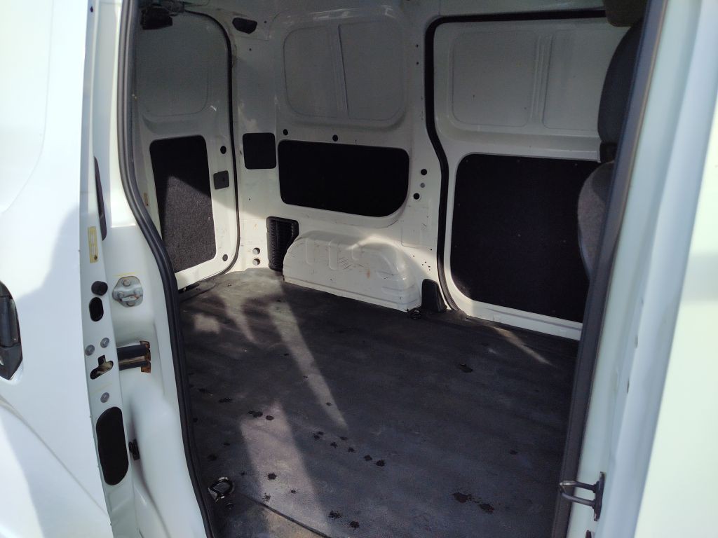 2015 Chevrolet Express Image 17