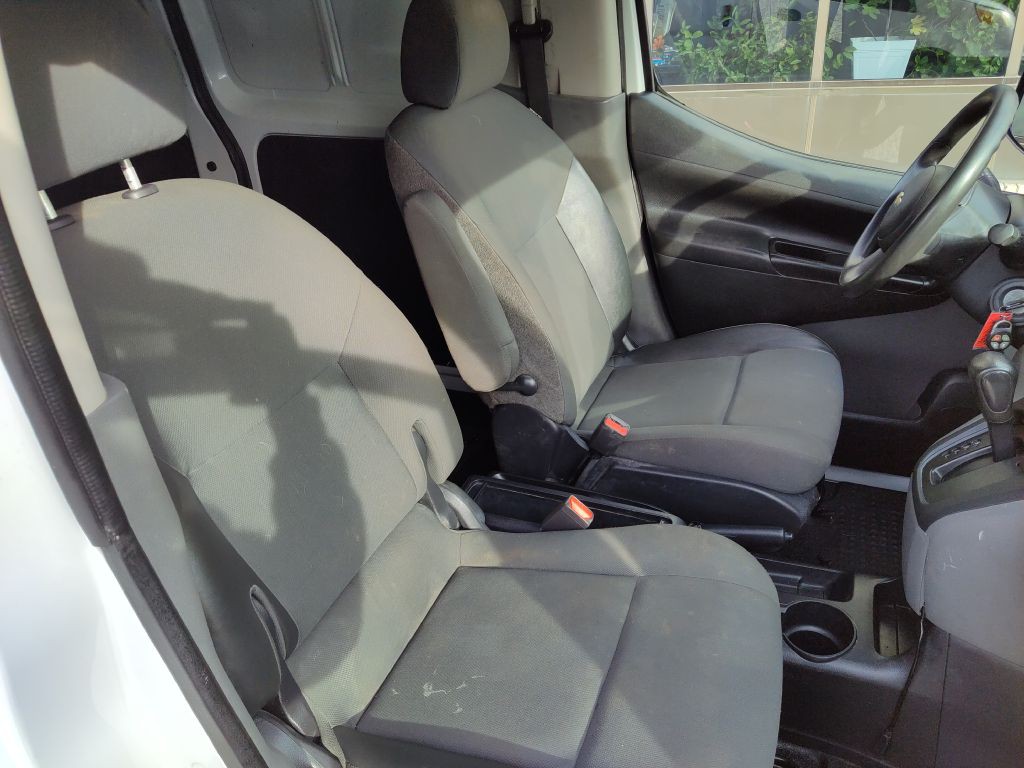 2015 Chevrolet Express Image 19