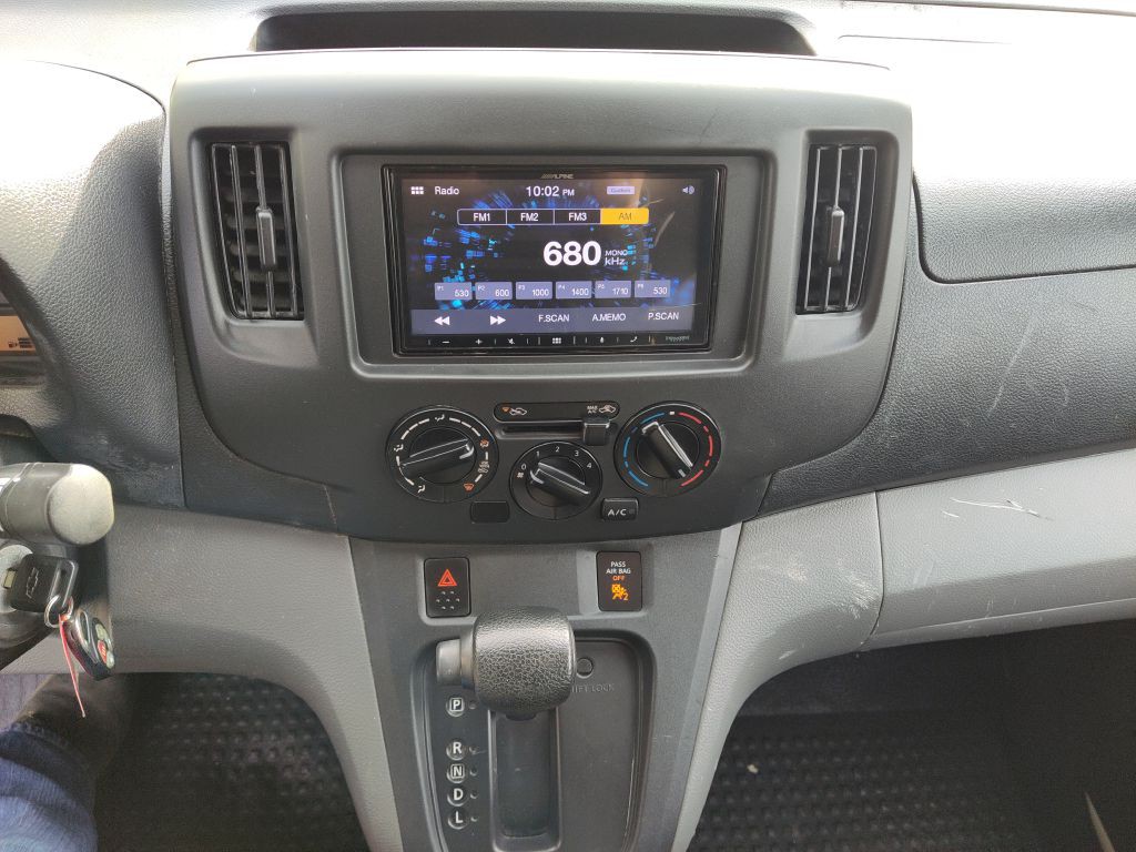 2015 Chevrolet Express Image 25