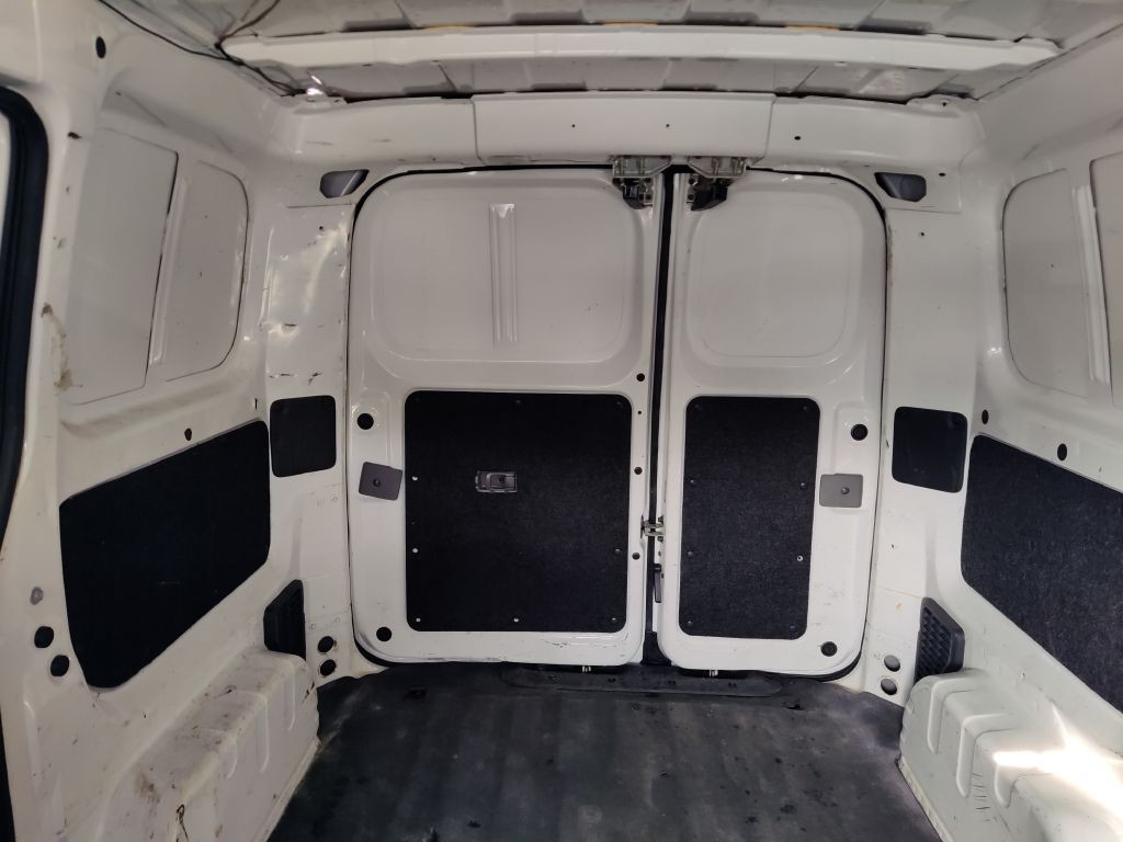 2015 Chevrolet Express Image 28