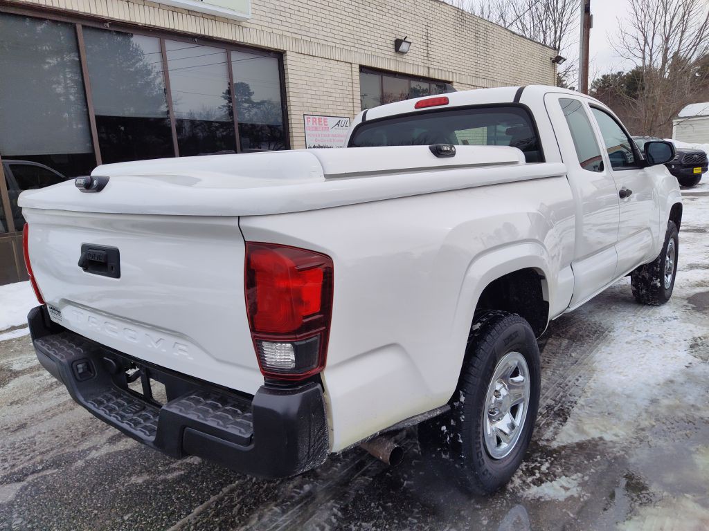 2018 Toyota Tacoma Image 8