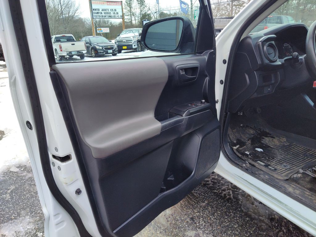 2018 Toyota Tacoma Image 12