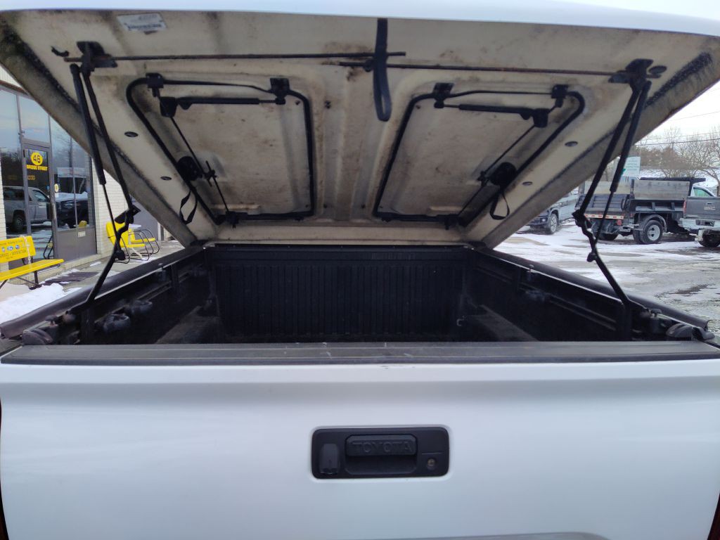 2018 Toyota Tacoma Image 15