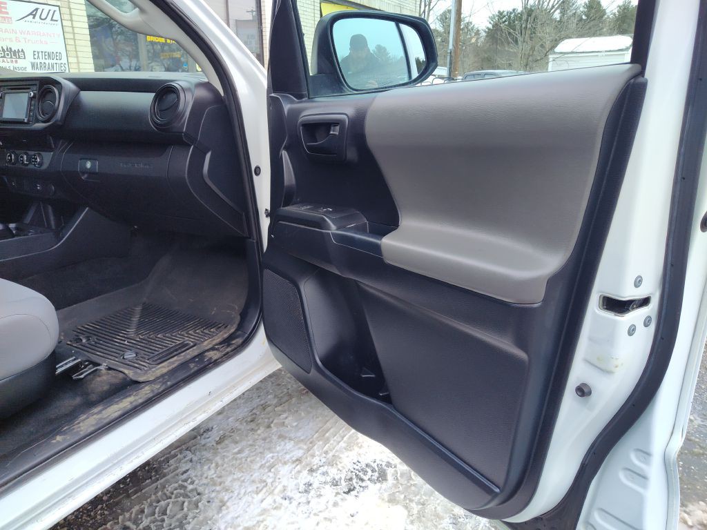 2018 Toyota Tacoma Image 19