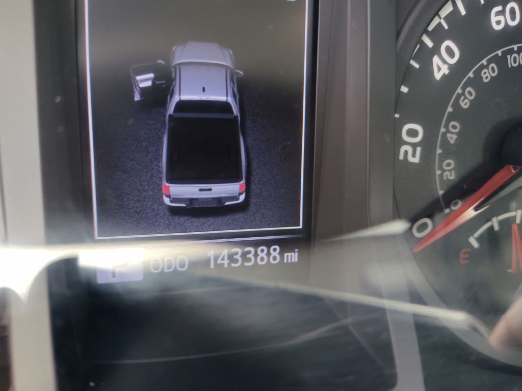 2018 Toyota Tacoma Image 25