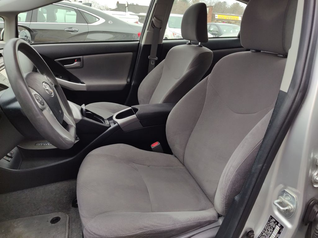 2014 Toyota Prius Image 9