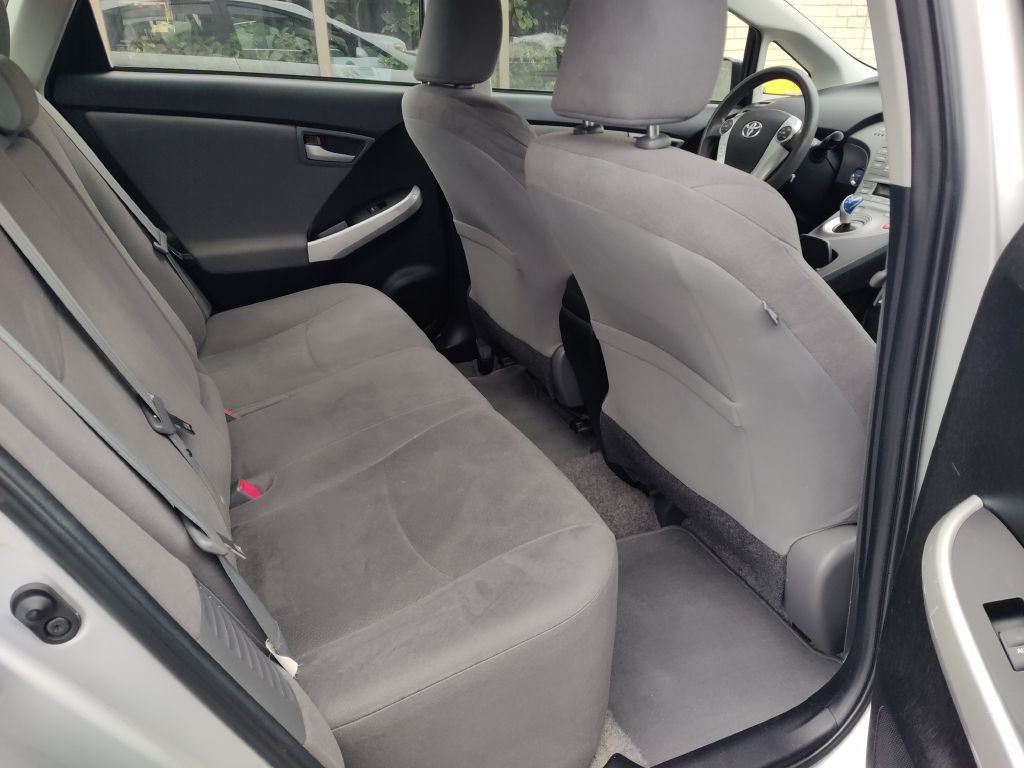 2014 Toyota Prius Image 13