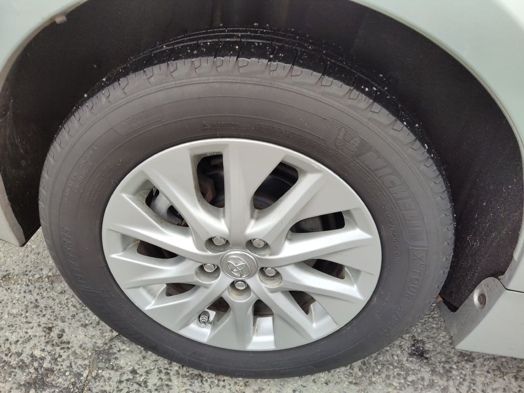 2014 Toyota Prius Image 18