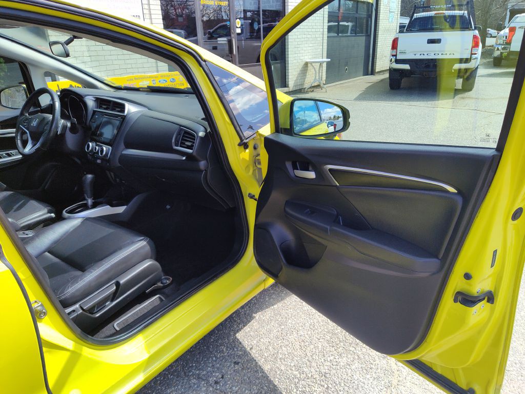 2015 Honda Fit Image 18