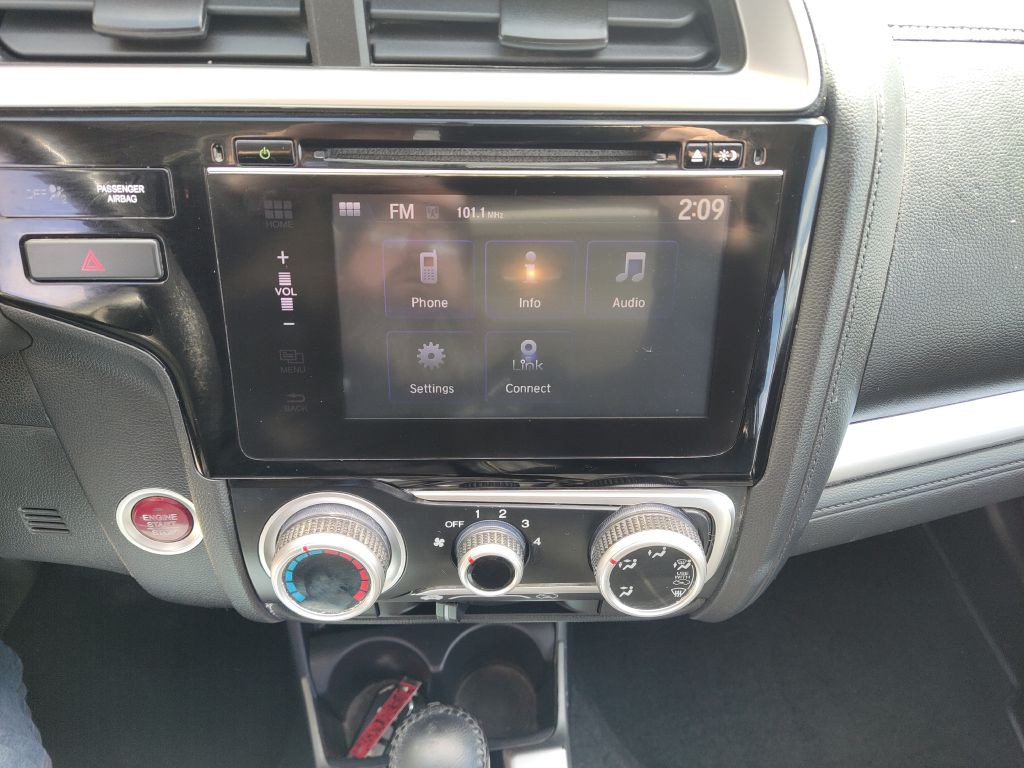 2015 Honda Fit Image 25