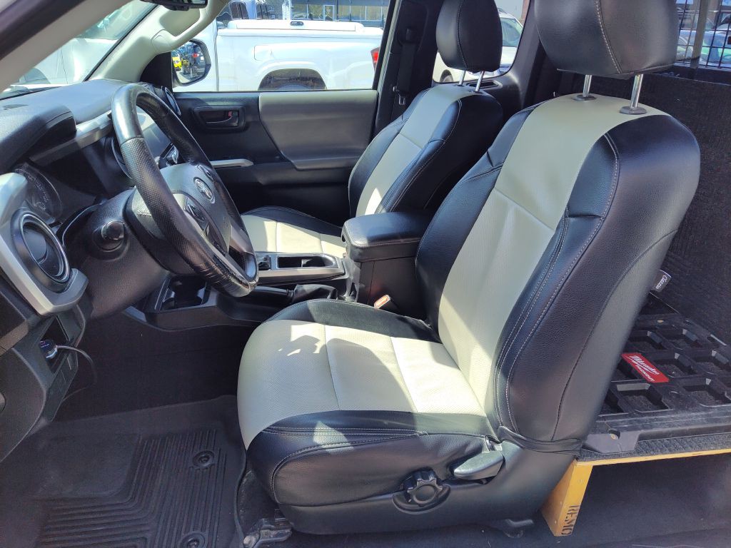 2016 Toyota Tacoma Image 10