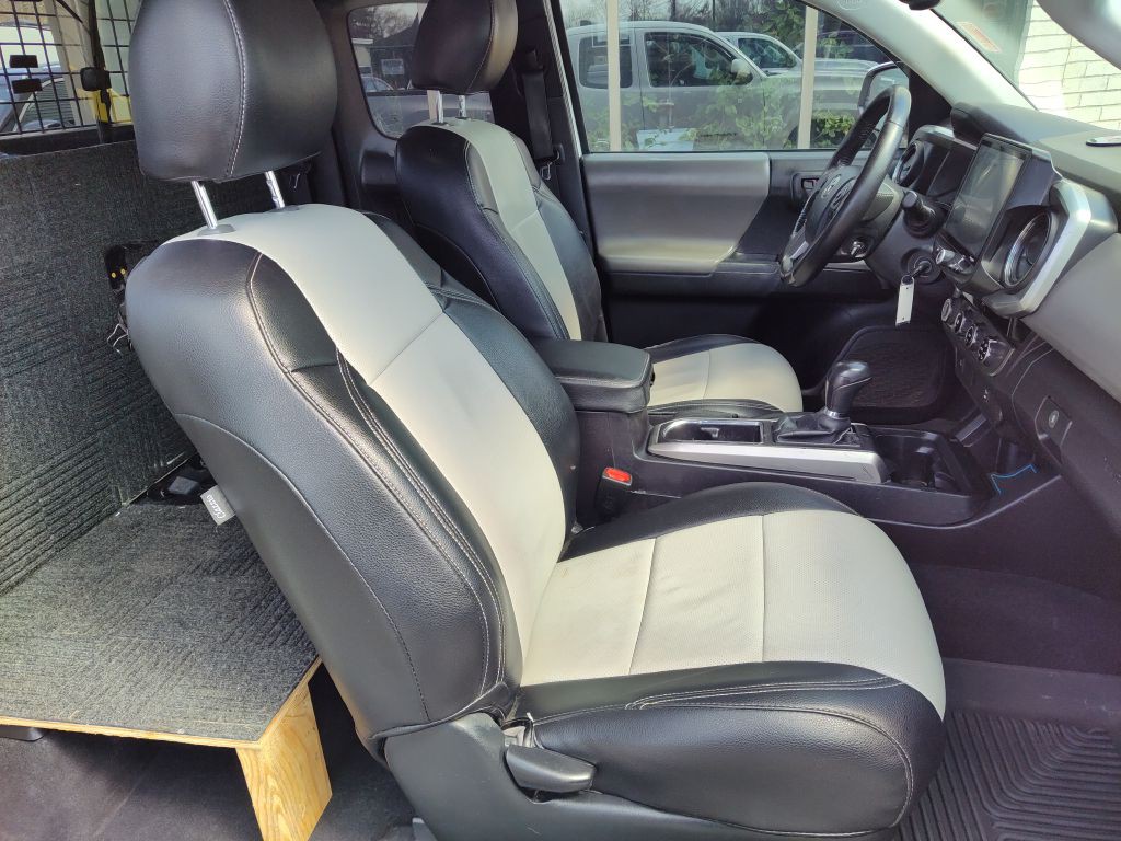 2016 Toyota Tacoma Image 15