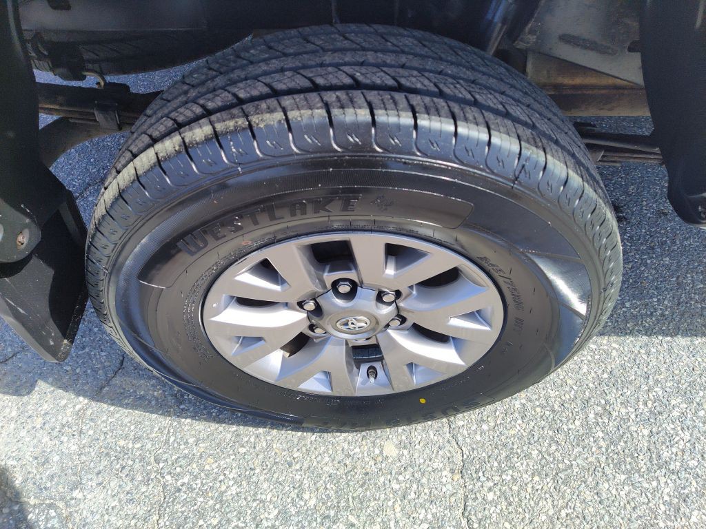 2016 Toyota Tacoma Image 19