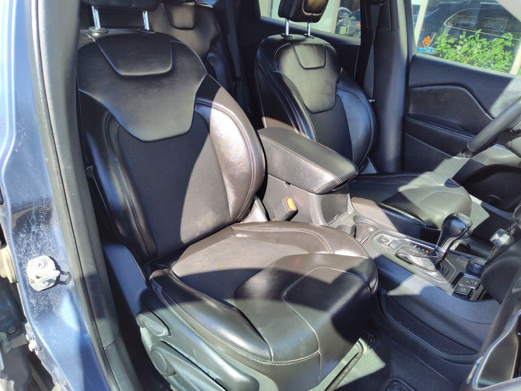 2019 Jeep Cherokee Image 16