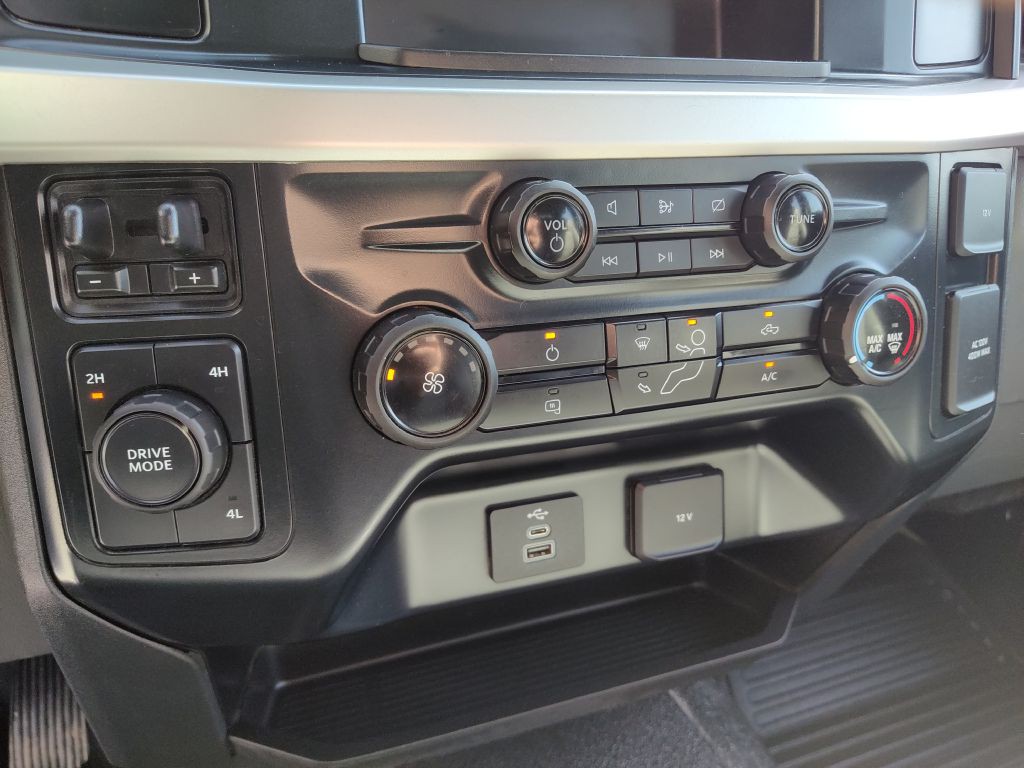 2023 Ford F-250 Image 32