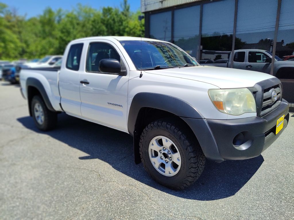 2010 Toyota Tacoma Image 2