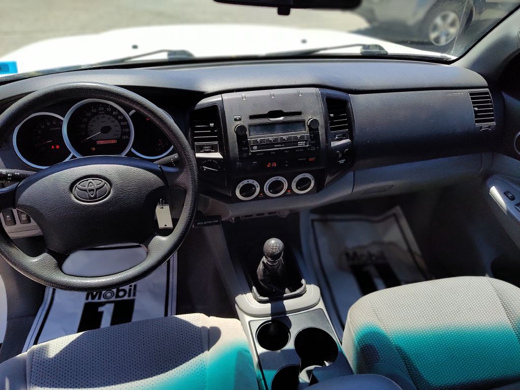 2010 Toyota Tacoma Image 9