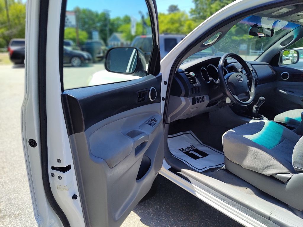 2010 Toyota Tacoma Image 12