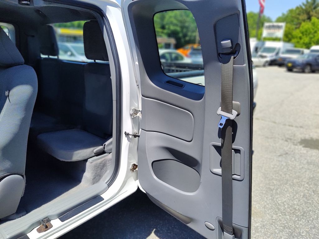 2010 Toyota Tacoma Image 13