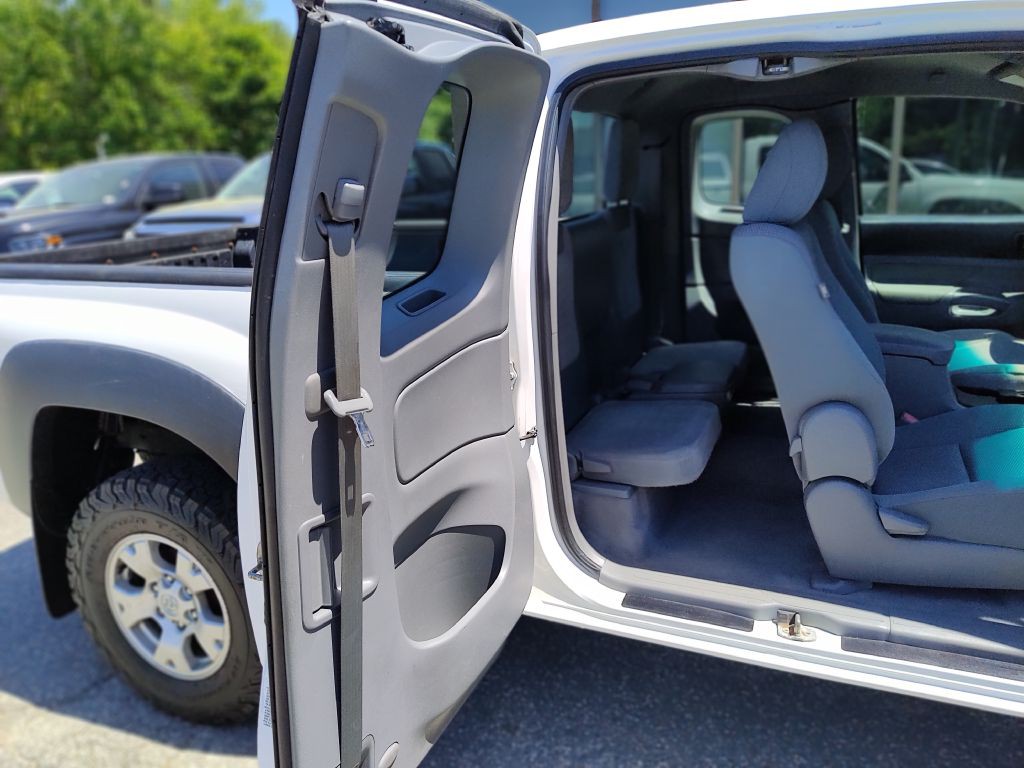 2010 Toyota Tacoma Image 17