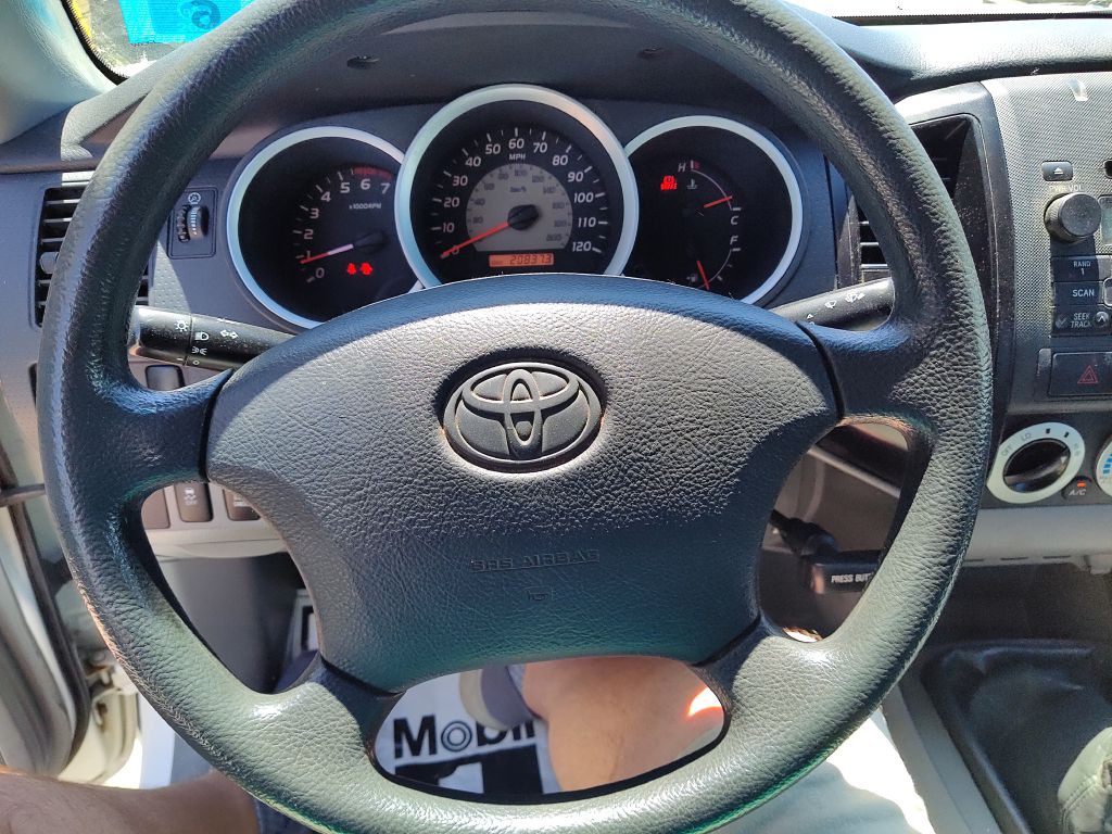 2010 Toyota Tacoma Image 28