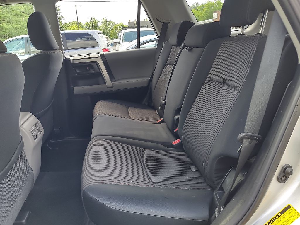 2010 Toyota 4Runner Image 12