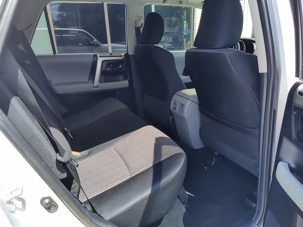 2010 Toyota 4Runner Image 15