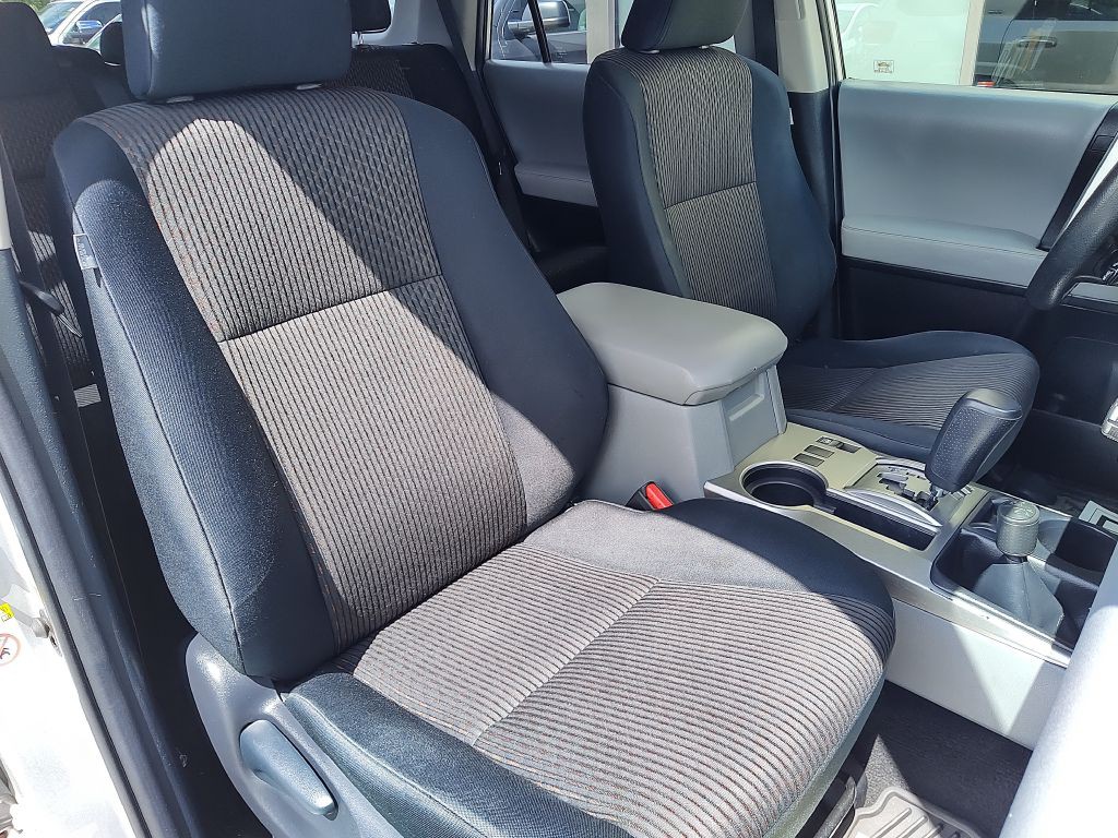 2010 Toyota 4Runner Image 17