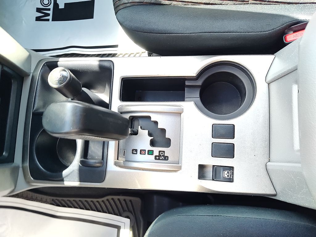 2010 Toyota 4Runner Image 29